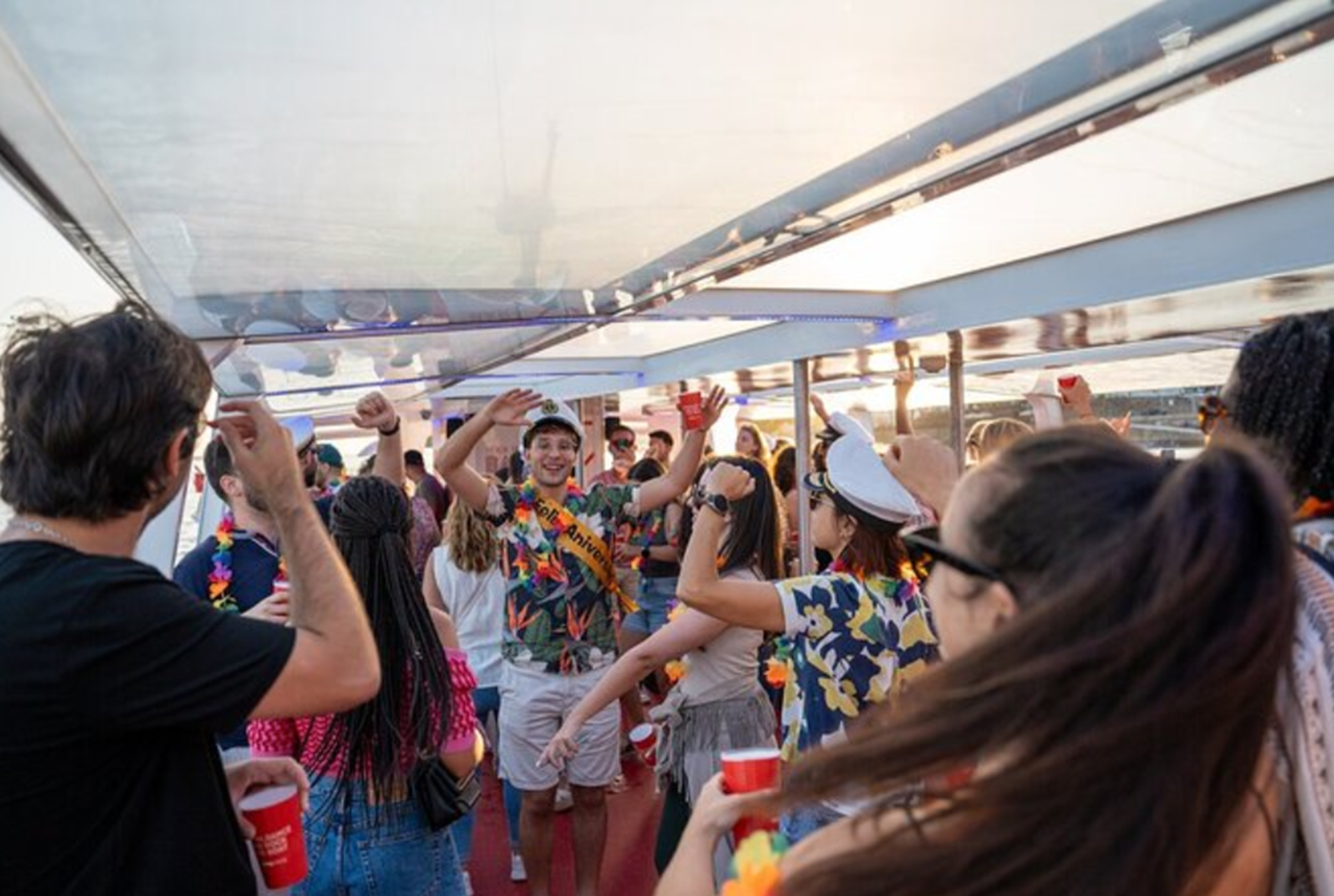 Festa em Barco no Porto com Bar e Dj