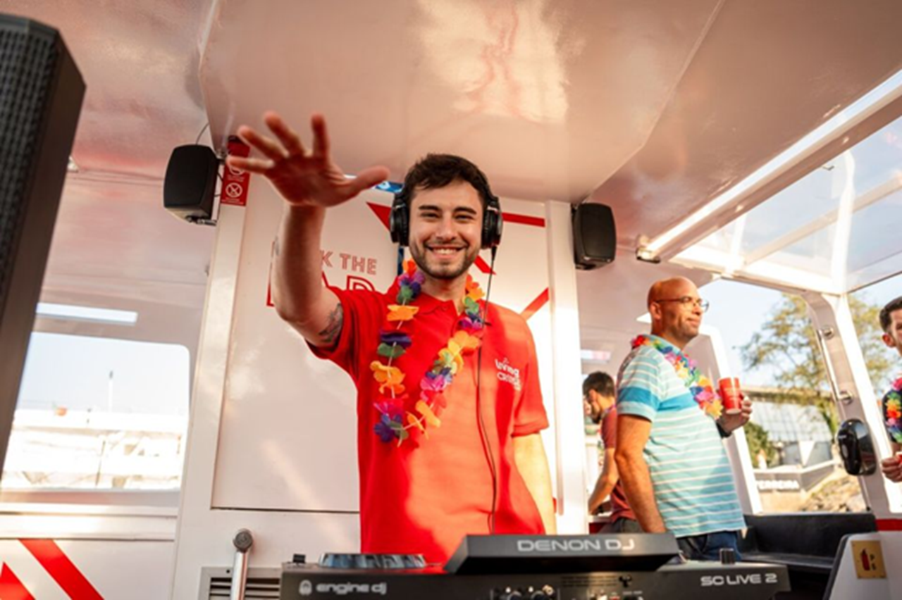 Festa em Barco no Porto com Bar e Dj