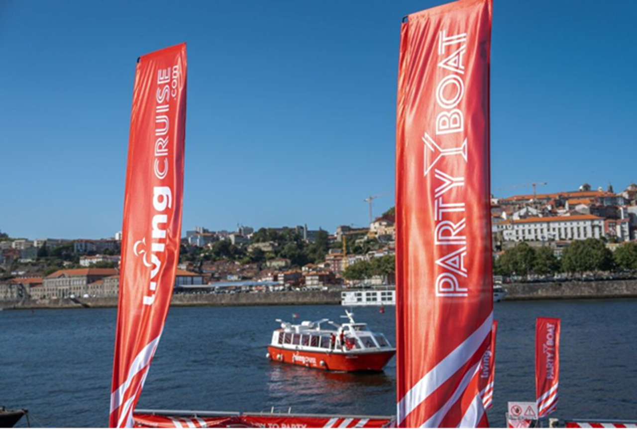 Festa em Barco no Porto com Bar e Dj